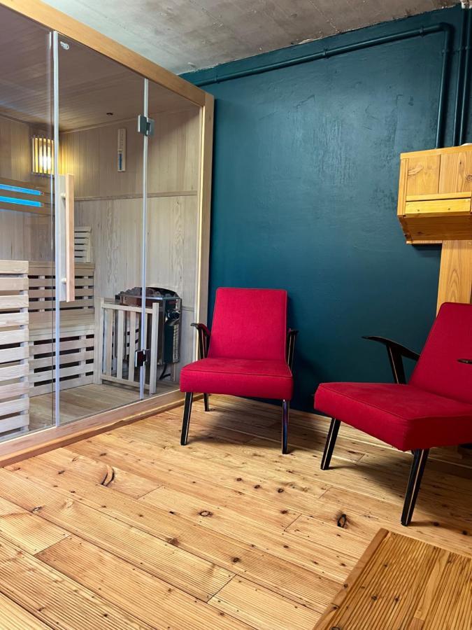 Houten Vakantiewoning "Reisnaarpolen" Royaal Ontbijt, Sauna En Hottub Czarna Gora Exterior photo