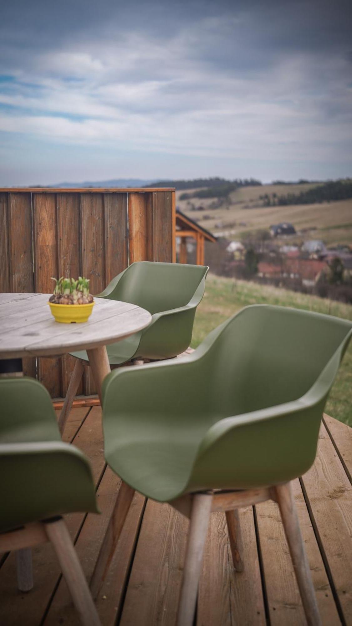 Houten Vakantiewoning "Reisnaarpolen" Royaal Ontbijt, Sauna En Hottub Czarna Gora Exterior photo